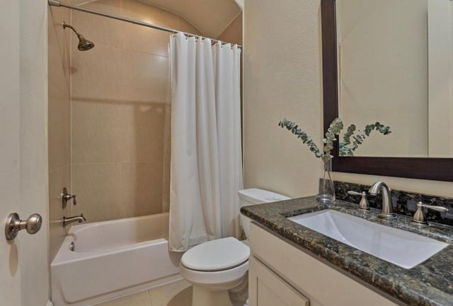 1340 W 25th Street, Houston, TX 77008