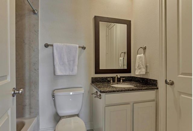 1340 W 25th Street, Houston, TX 77008