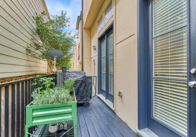 1340 W 25th Street, Houston, TX 77008