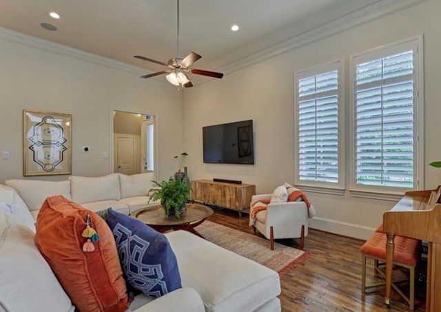 1340 W 25th Street, Houston, TX 77008