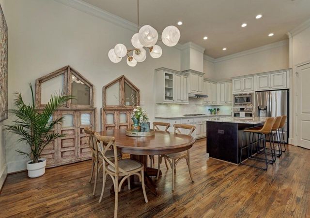 1340 W 25th Street, Houston, TX 77008