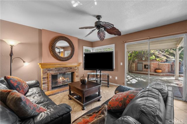 22428 Georgia, Saugus, CA 91350