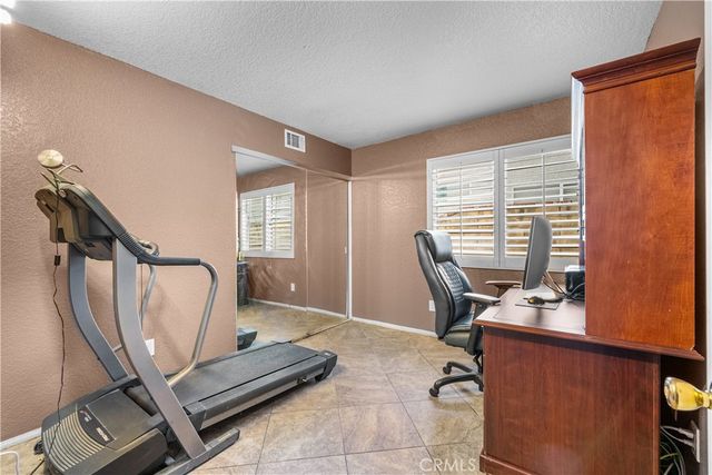 22428 Georgia, Saugus, CA 91350