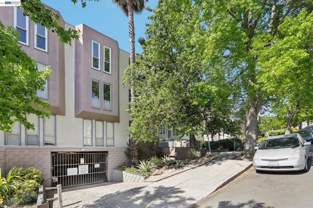 Image 47 of property listing at 385 Jayne Avenue 205, Oakland, CA 94610