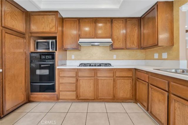 32 Rising Hill Road, Pomona, CA 91766
