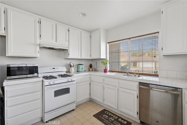 1066 Mill Iron Way, San Jacinto, CA 92583