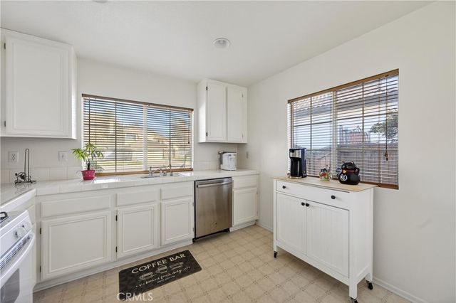 1066 Mill Iron Way, San Jacinto, CA 92583