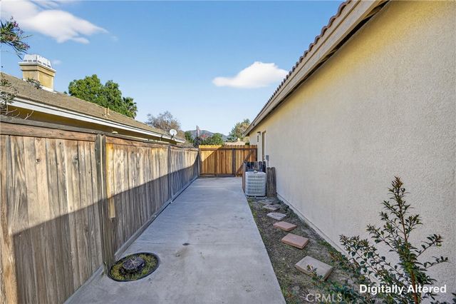 1066 Mill Iron Way, San Jacinto, CA 92583