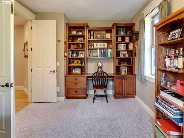 57 BENTLEY Dr, Kelso, WA 98626