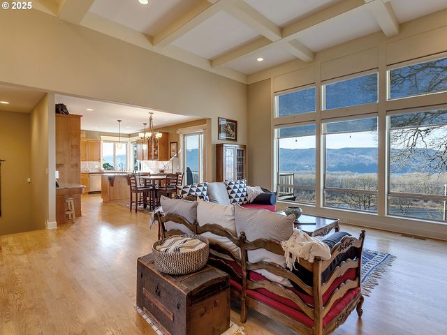 57 BENTLEY Dr, Kelso, WA 98626