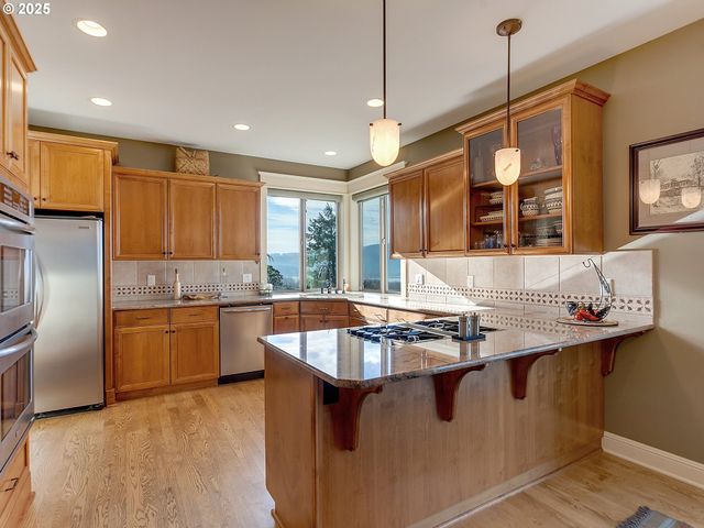 57 BENTLEY Dr, Kelso, WA 98626