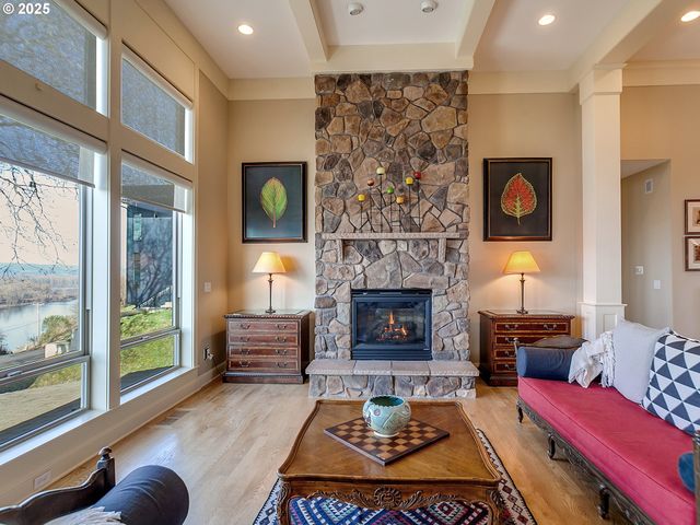 57 BENTLEY Dr, Kelso, WA 98626