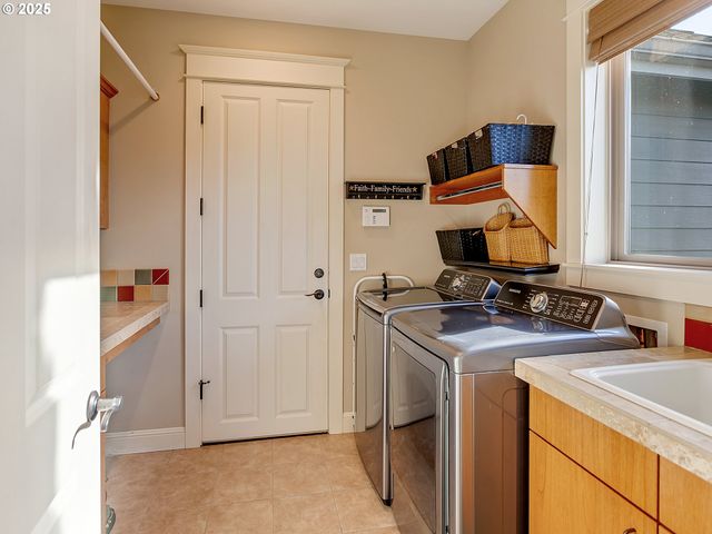 57 BENTLEY Dr, Kelso, WA 98626