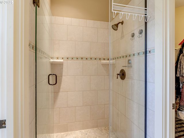 57 BENTLEY Dr, Kelso, WA 98626