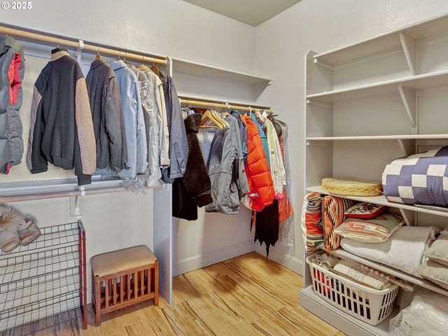 57 BENTLEY Dr, Kelso, WA 98626