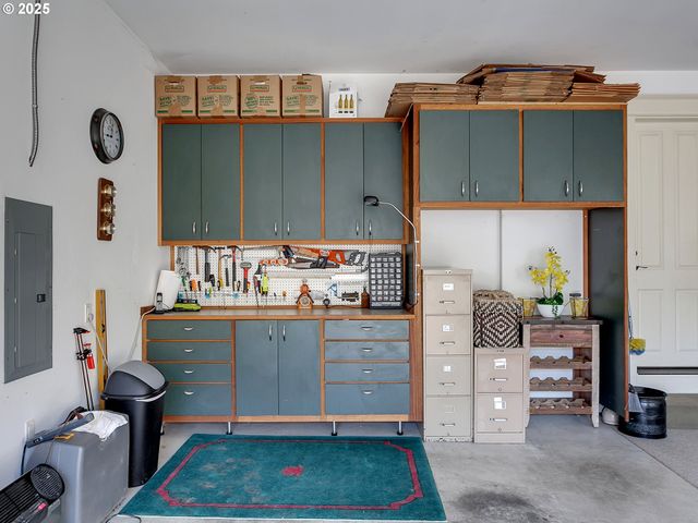 57 BENTLEY Dr, Kelso, WA 98626