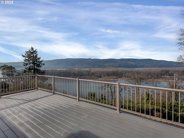 57 BENTLEY Dr, Kelso, WA 98626