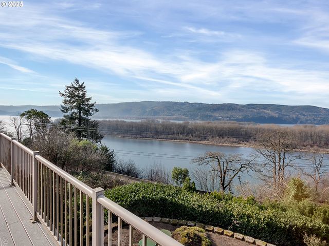 57 BENTLEY Dr, Kelso, WA 98626