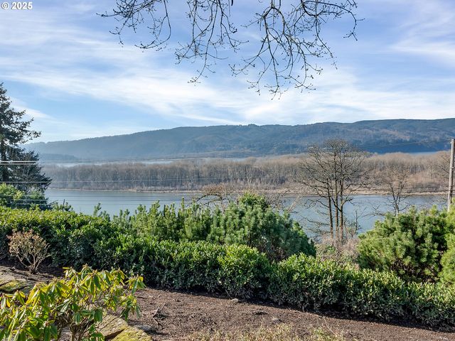 57 BENTLEY Dr, Kelso, WA 98626