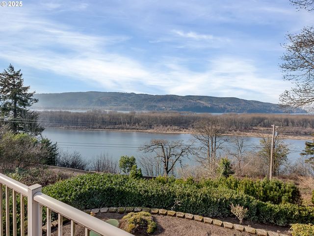 57 BENTLEY Dr, Kelso, WA 98626