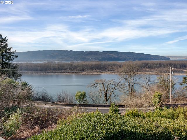 57 BENTLEY Dr, Kelso, WA 98626