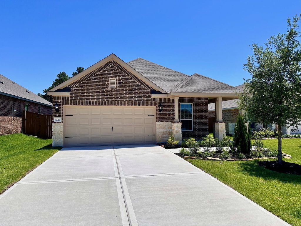 6011 Diamond Leaf Court, Conroe, TX 77304