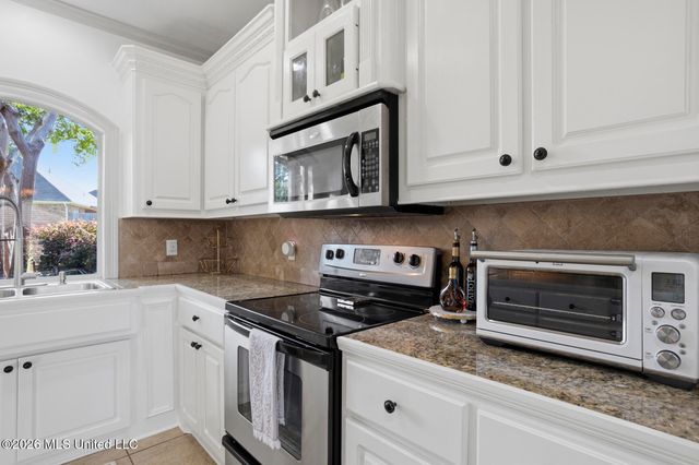 100 Summerdale Place, Brandon, MS 39047