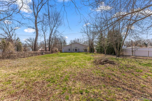 29940 Bock Street, Garden City, MI 48135