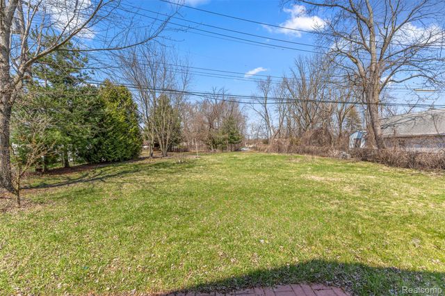 29940 Bock Street, Garden City, MI 48135