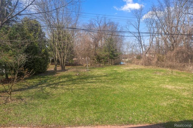 29940 Bock Street, Garden City, MI 48135