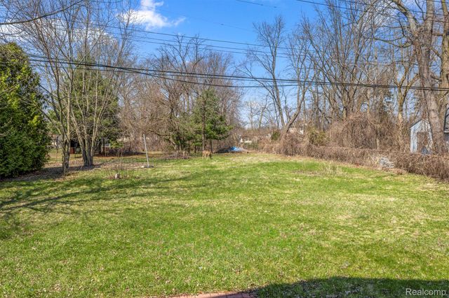 29940 Bock Street, Garden City, MI 48135