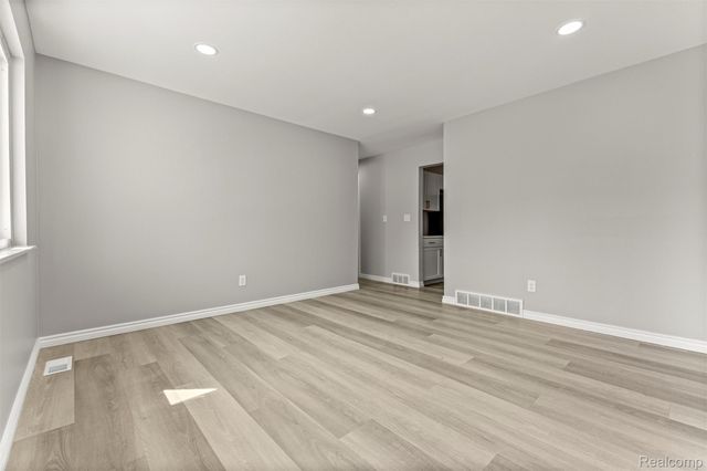 29940 Bock Street, Garden City, MI 48135