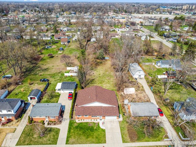 29940 Bock Street, Garden City, MI 48135