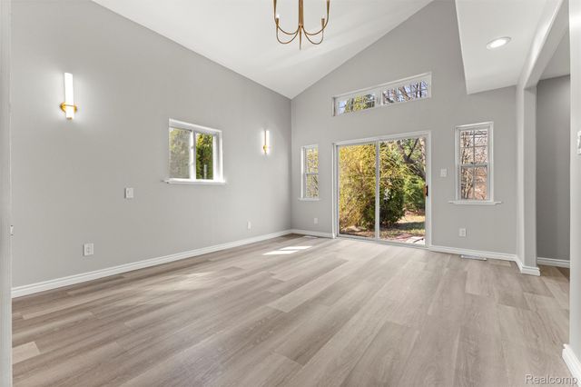 29940 Bock Street, Garden City, MI 48135