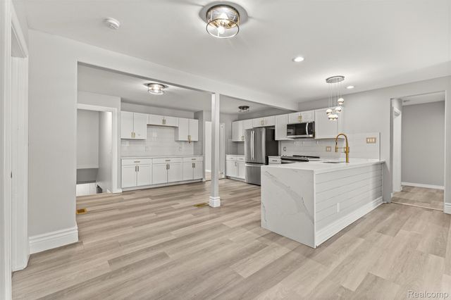 29940 Bock Street, Garden City, MI 48135