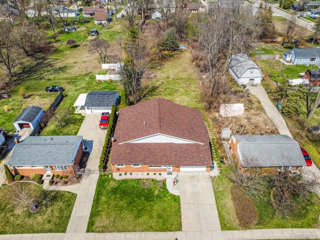 29940 Bock Street, Garden City, MI 48135