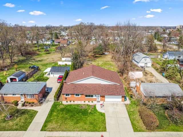 29940 Bock Street, Garden City, MI 48135