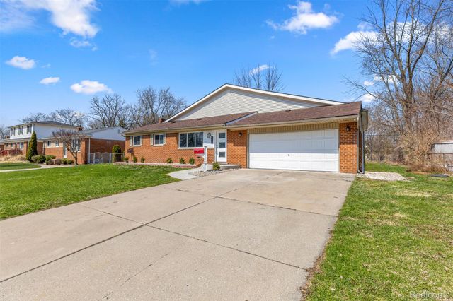 29940 Bock Street, Garden City, MI 48135