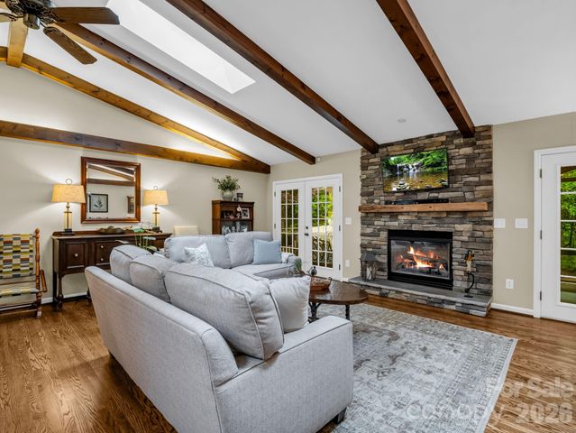 558 Middle Connestee Trail, Brevard, NC 28712