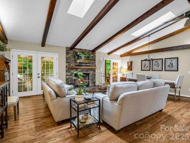 558 Middle Connestee Trail, Brevard, NC 28712