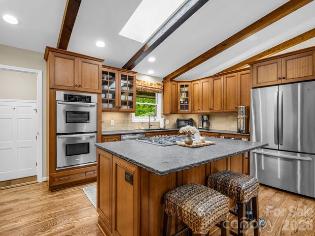 558 Middle Connestee Trail, Brevard, NC 28712