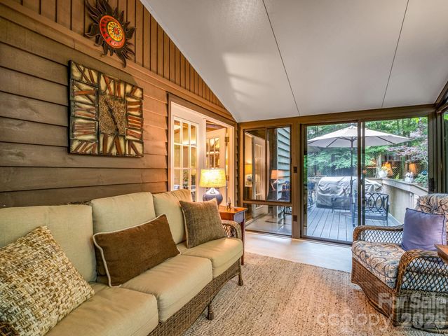 558 Middle Connestee Trail, Brevard, NC 28712