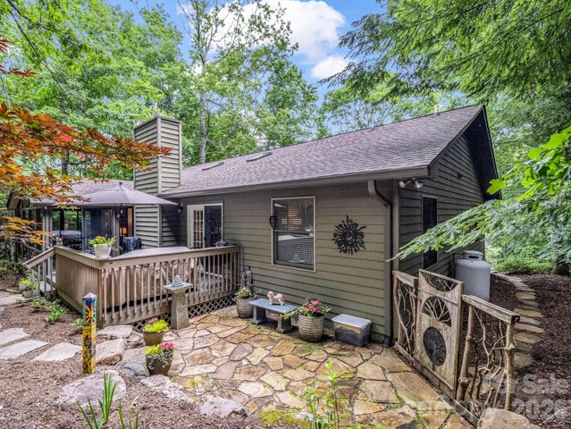 558 Middle Connestee Trail, Brevard, NC 28712