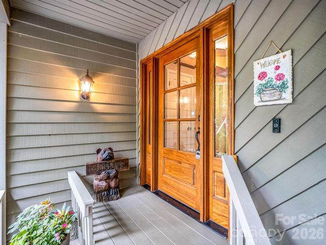558 Middle Connestee Trail, Brevard, NC 28712