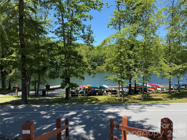 558 Middle Connestee Trail, Brevard, NC 28712