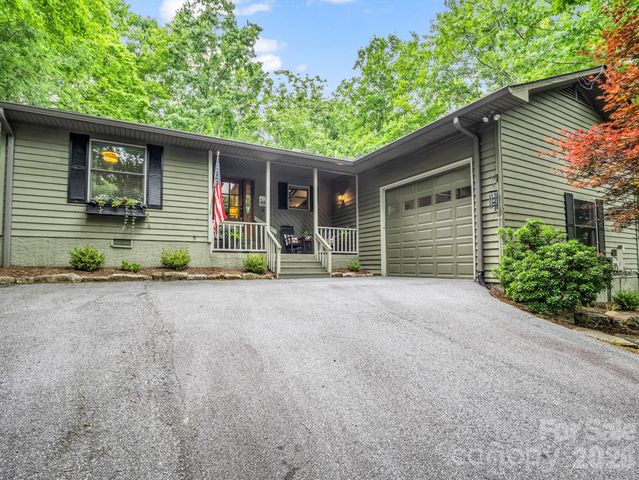 558 Middle Connestee Trail, Brevard, NC 28712