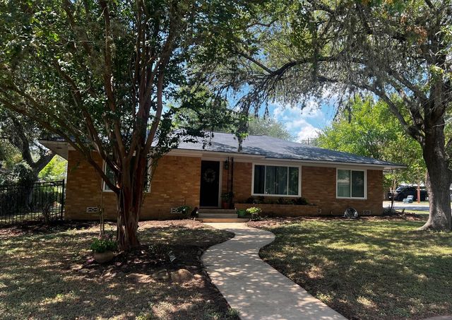 355 N Monroe ST, La Grange, TX 78945