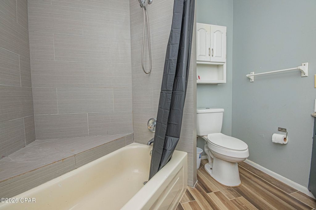 Image 30 of property listing at 7125 N Lagoon Drive D, Panama City Beach, FL 32408
