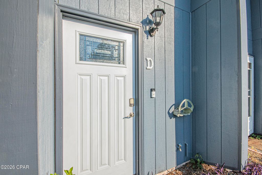 Image 5 of property listing at 7125 N Lagoon Drive D, Panama City Beach, FL 32408
