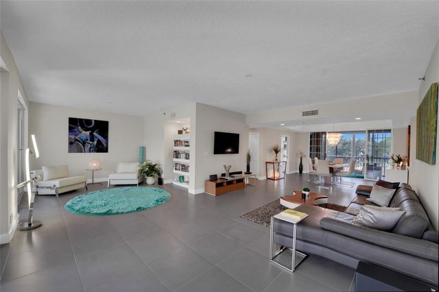 4108 W Palm Aire Drive 83B, Pompano Beach, FL 33069